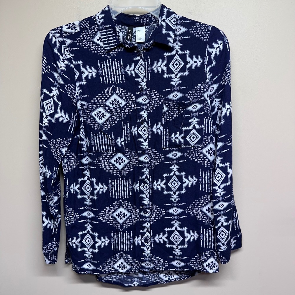 Divided by H&M Navy Blue White Tribal Print Button Down Shirt Women US Size 4